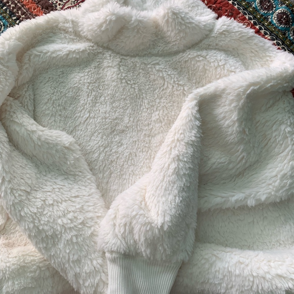 Gap Fuzzy Sweater XS